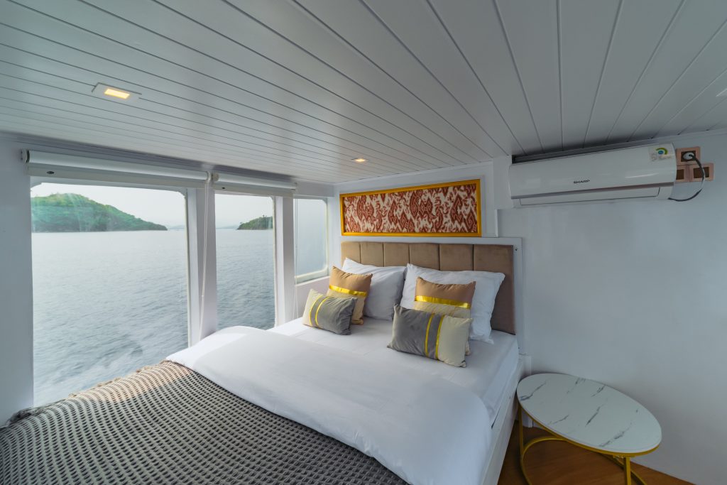 Mega Trusmi Master Cabin 1