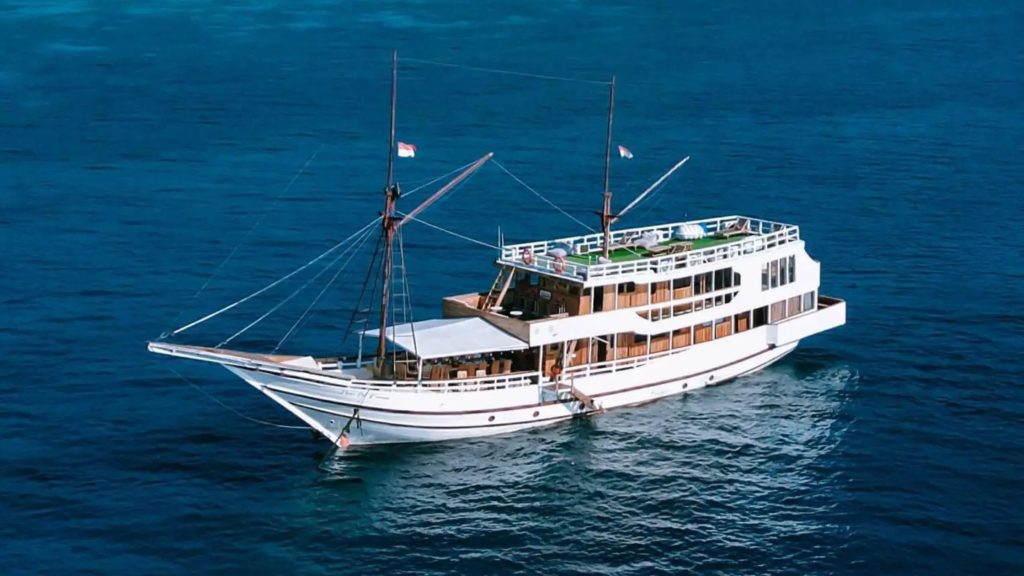 Zada Ulla boat