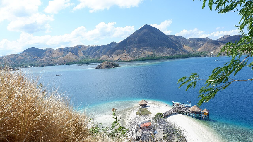 kelor island in komodo itinerary day 1